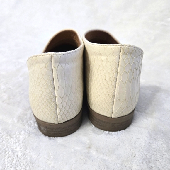 Womens Swan Loafer Size 8 Yvory  Slip-on Snake Embossed Minimalist‎ Preppy - Picture 6 of 7